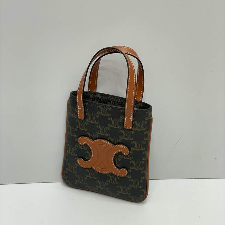 Picture of Celine Handbags _SKUfw225666455fw
